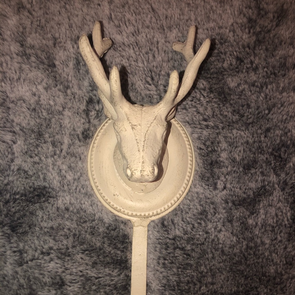 Towel hanger